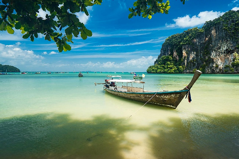 ASIE KRÍŽEM KRÁŽEM-PRÍRODNÍ KRÁSY KRABI A OSTROVA BORNEO